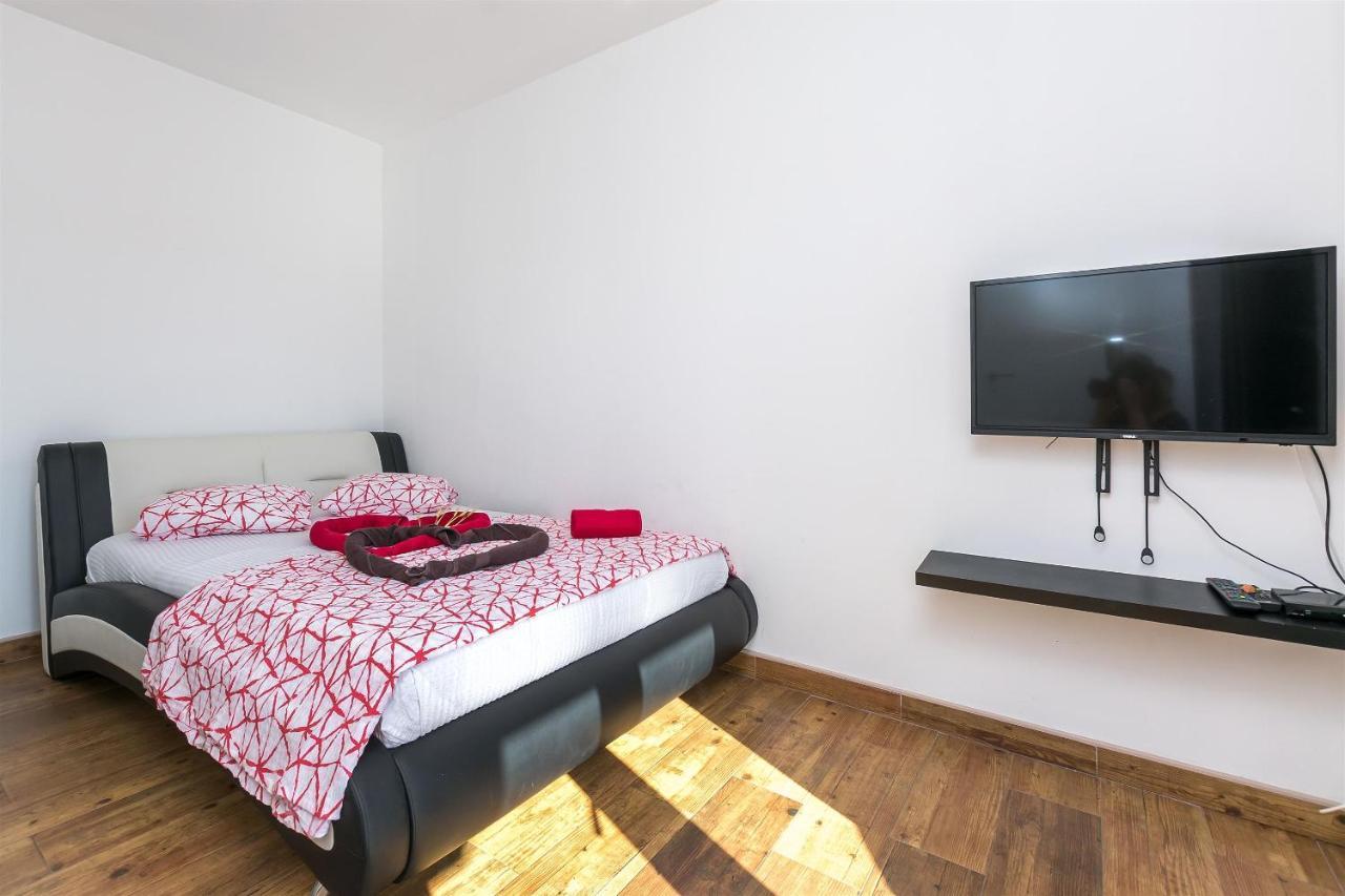 Apartments Lorenzo Локва-Рогозница Экстерьер фото